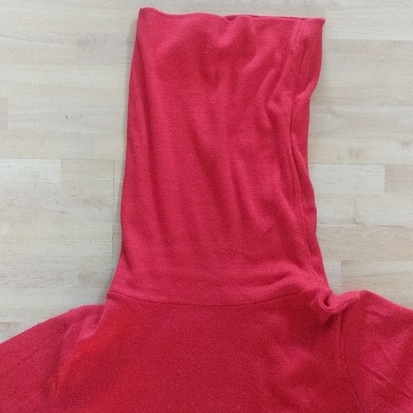 Red cotton turtleneck - Picture 5 of 7